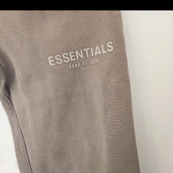 Fear of God Essentials Kids Sweatpants Dark Oatmeal Taupe Logo Fleece Pants Sz 8 - Picture 5 of 6